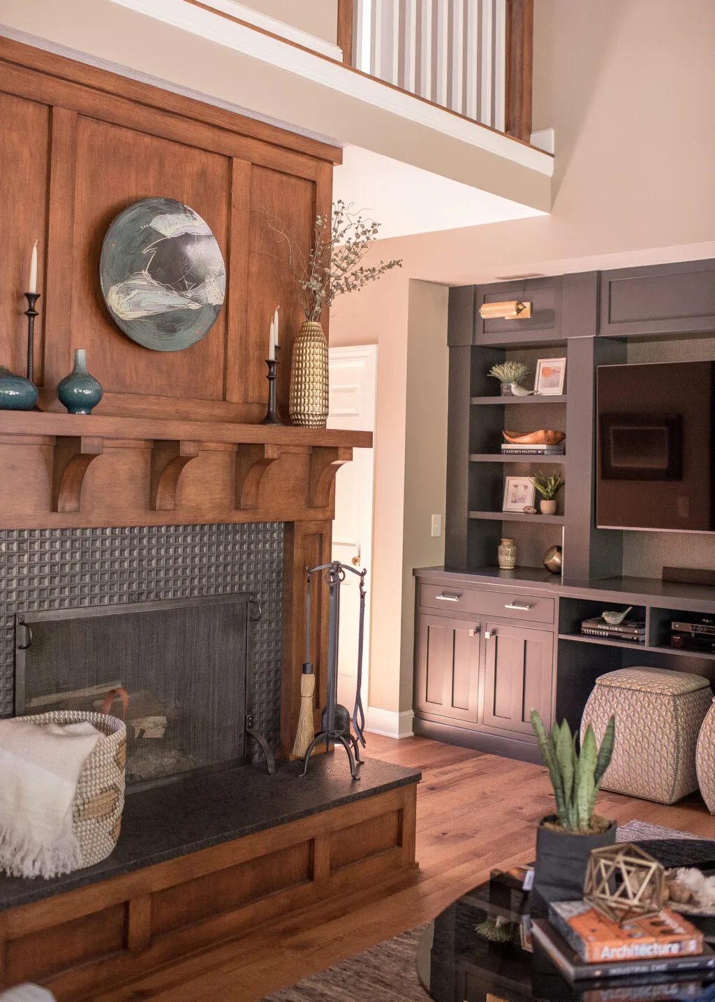 Living room with fireplace and tv built-in